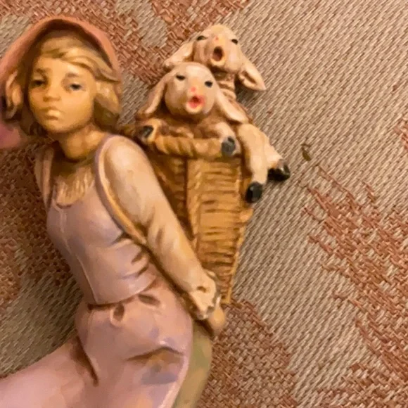 Vintage Fontanini Signature Series Figure,Miriam. Beautiful piece. - Picture 4 of 5